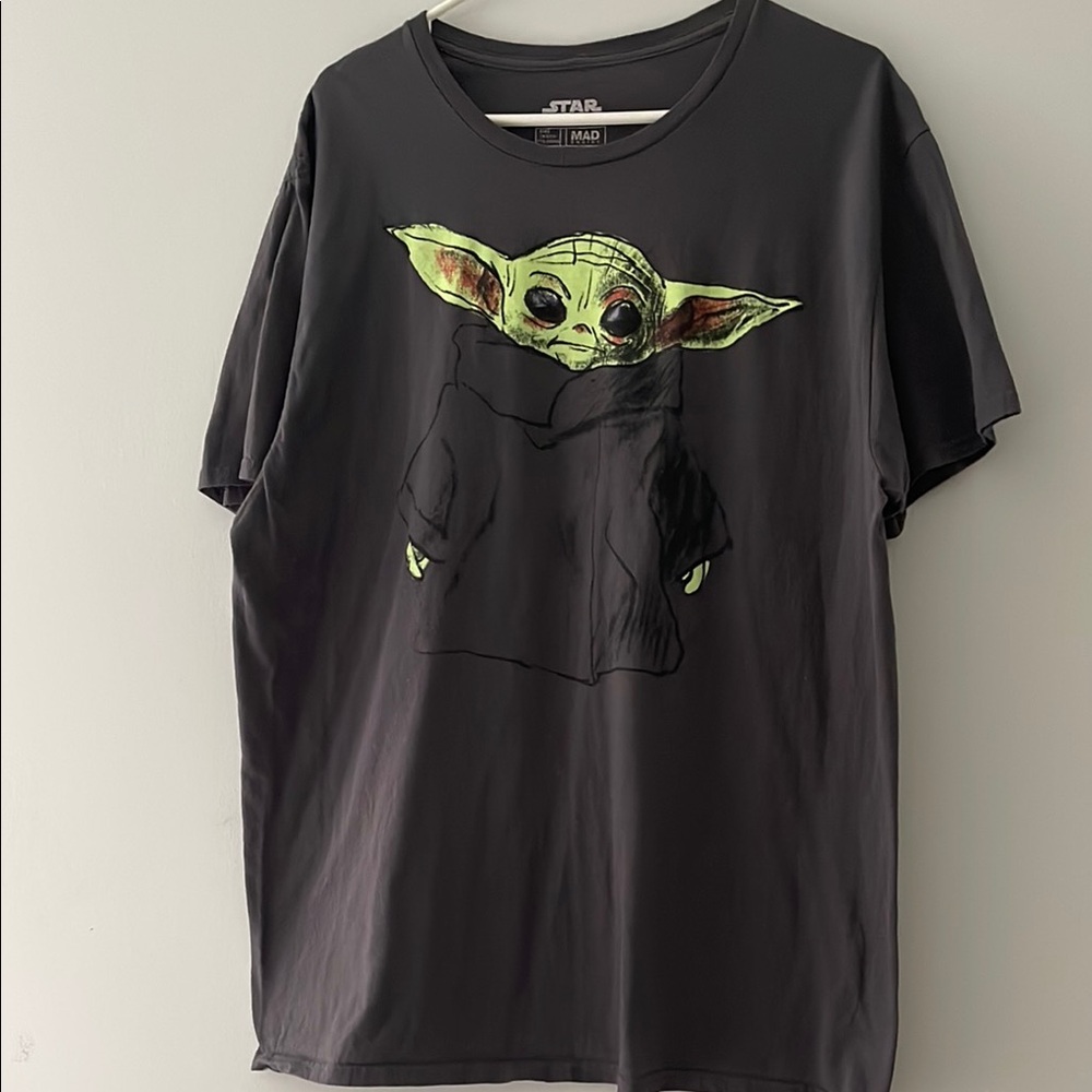 Star Wars Charcoal Tee with Green Baby Yoda Design